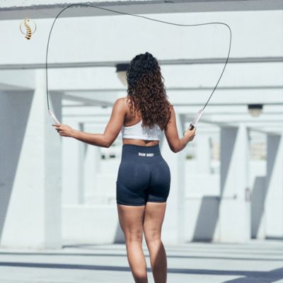 corde a sauter femme en extérieur